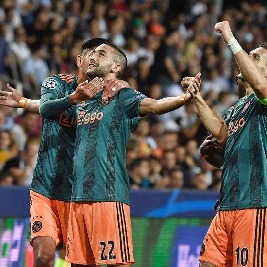 正因為身後 正因為身後