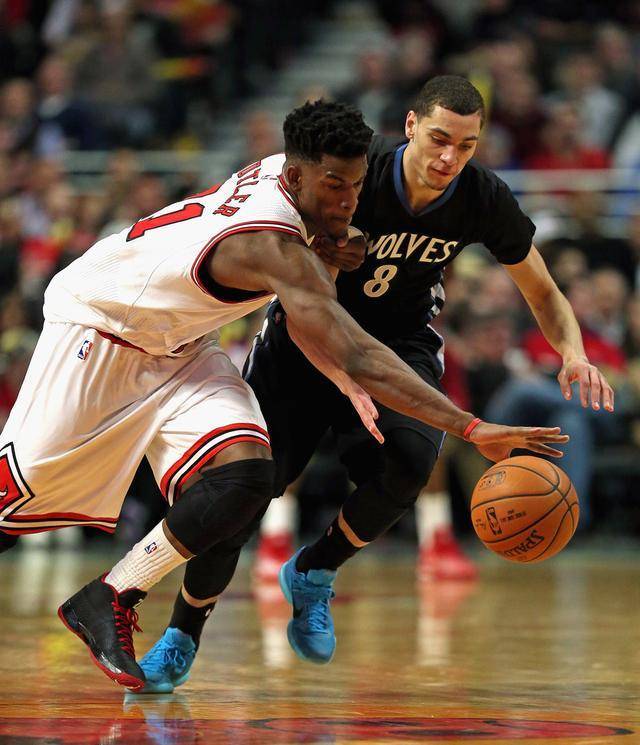 都面临着严 都面临着严